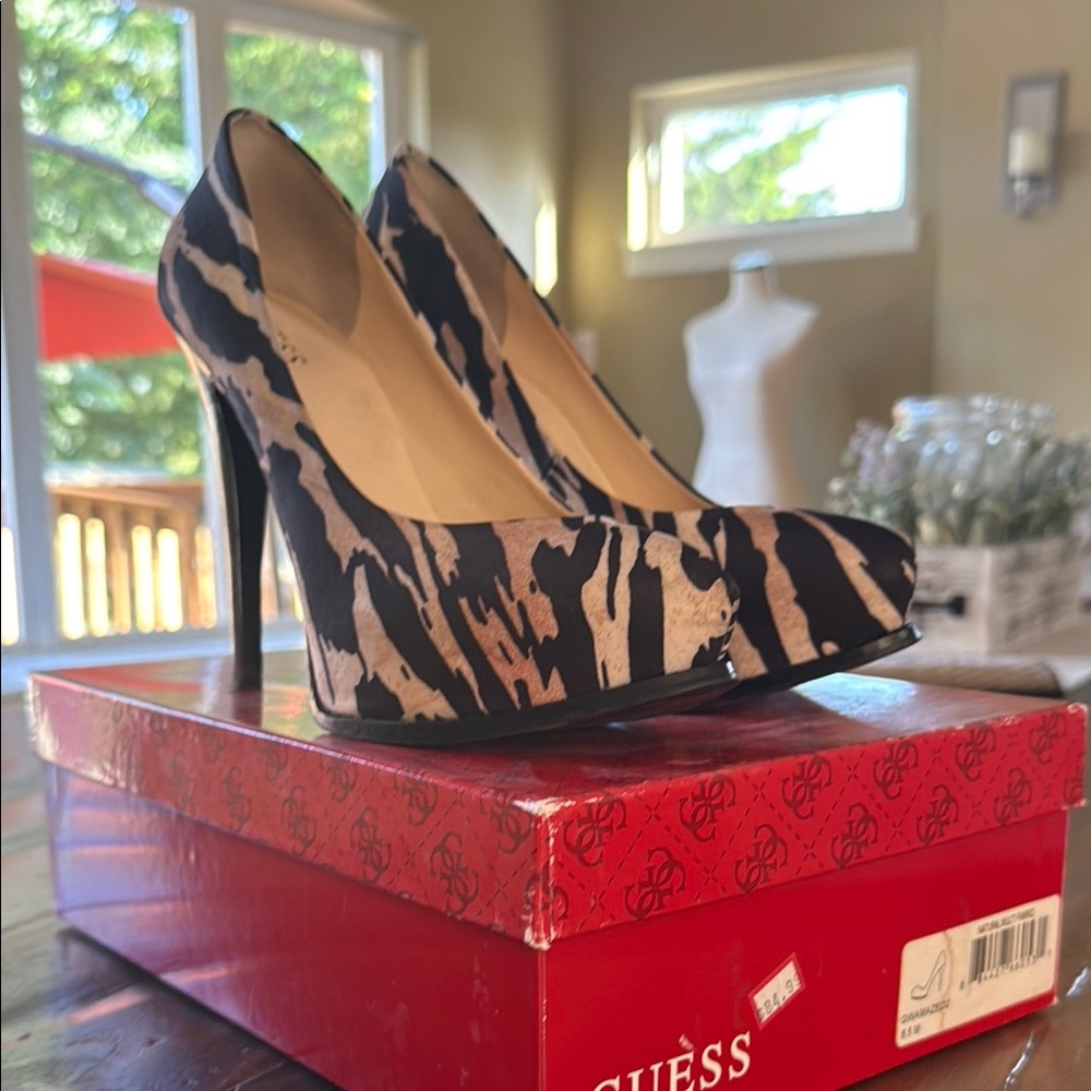 Guess Black and Tan Stiletto Heels